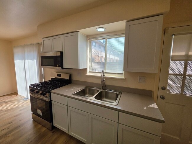 Photo - 5044 Brighton Ln