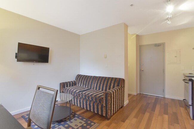 Building Photo - 440 Richards St Unit 302