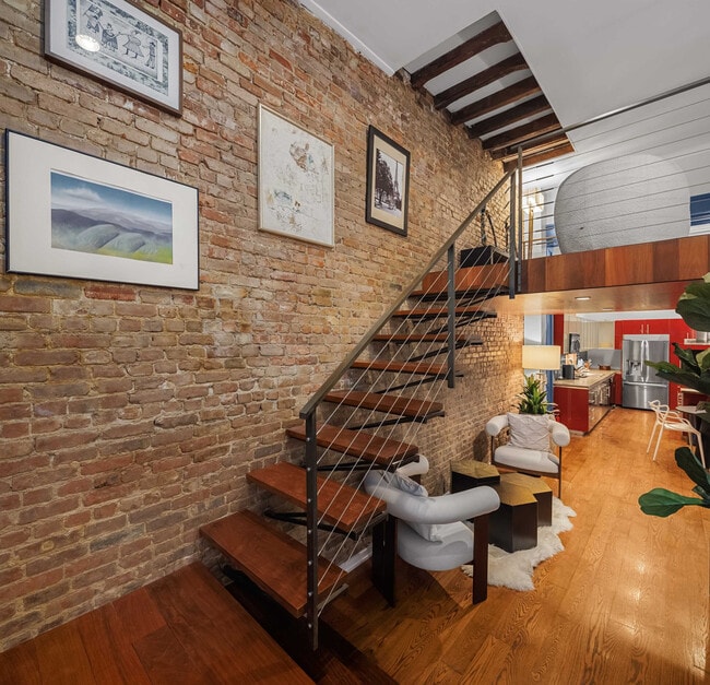 Building Photo - 179 Sullivan St Rental