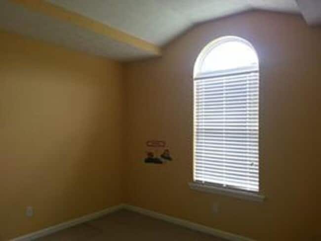 Photo - 107 Winchester Ct