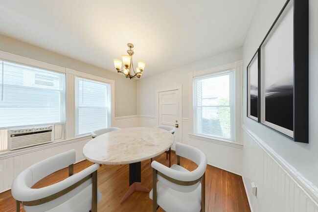 Photo - 737 Parker St