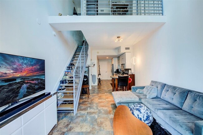 Building Photo - 60 SW 13th St Unit 2820