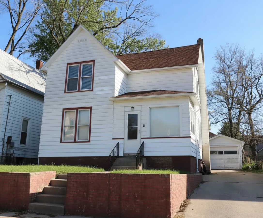 Photo - 803 S James Ave