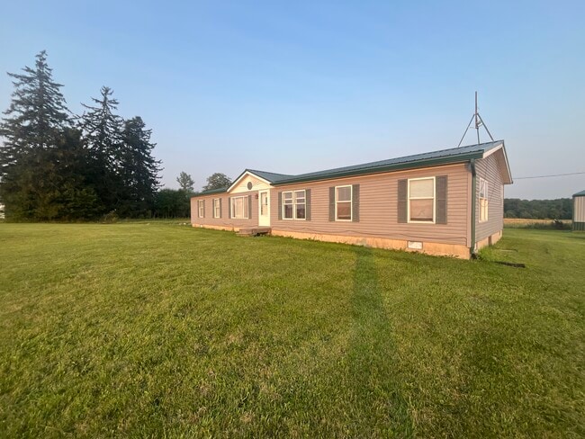 Building Photo - 4421 Tamarack Rd Rental