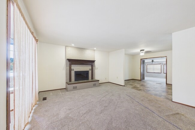 Photo - 706 Elizabeth Dr