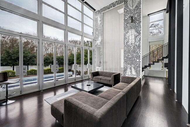 Photo - 2200 Harvard St