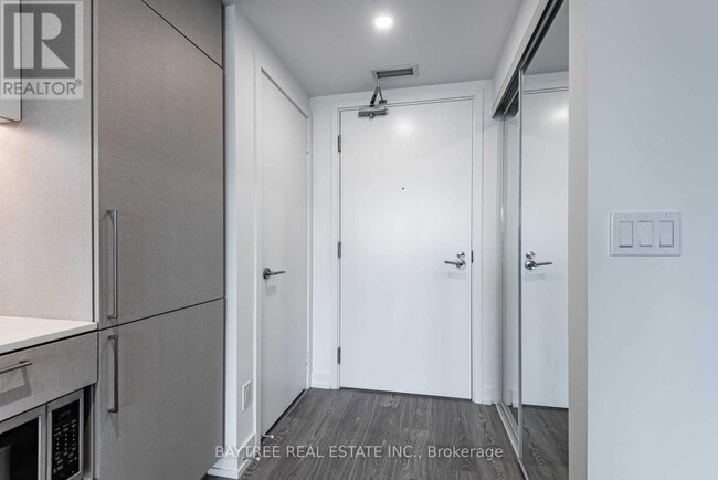 Photo - 19 Western Battery Rd Unité 3220