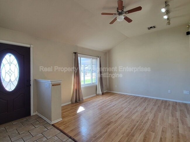 Photo - 4205 SE 47th St