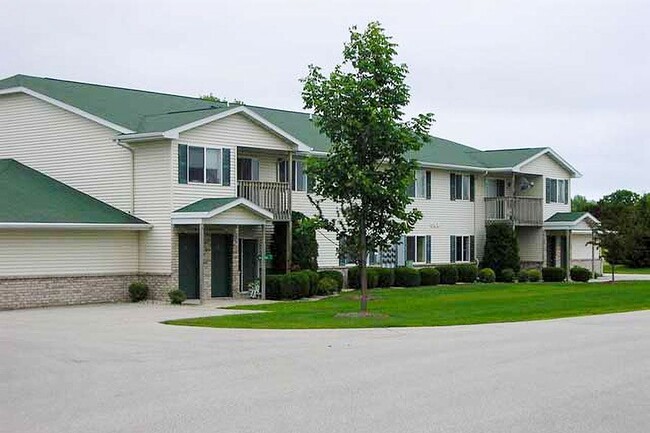 CLOVER MEADOWS MANITOWOC - CLOVER MEADOWS MANITOWOC Apartments