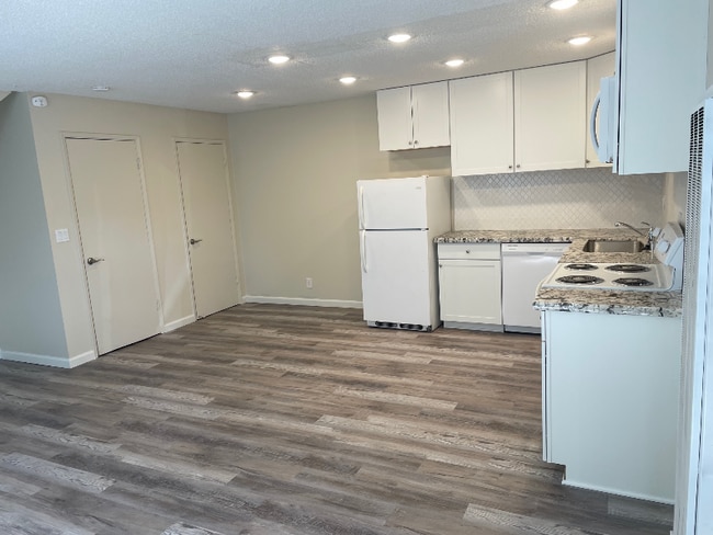 Photo - 1161 Driftwood Terrace Unit B