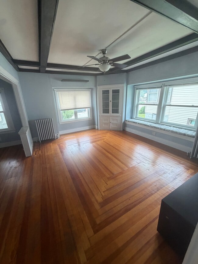 Building Photo - 923 W Boylston St Unit 1