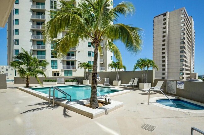 Photo - 9055 SW 73rd Ct Unidad 702