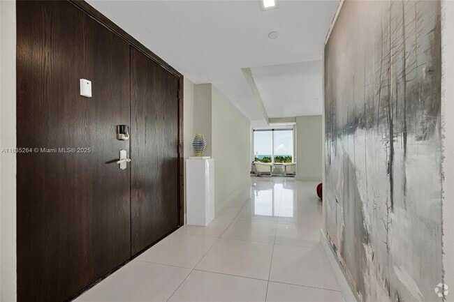 Building Photo - 607 Ocean Dr Unit 8K Rental