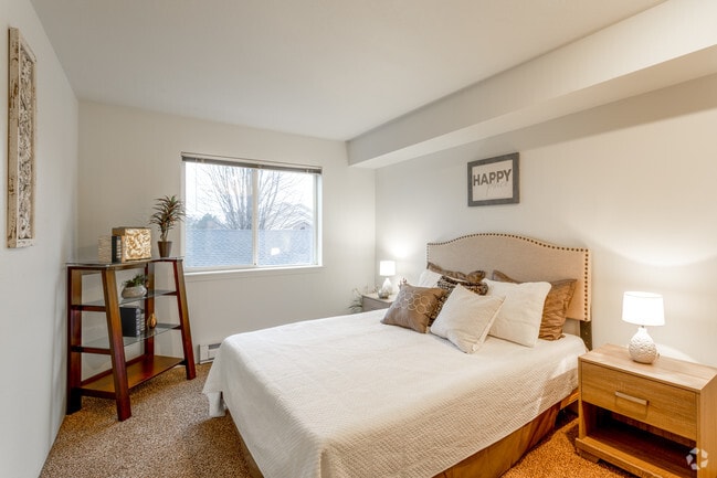 2BR, 1BA - 902 SF