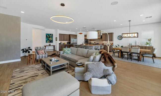 Photo - 2041 E Fallen Leaf Ln