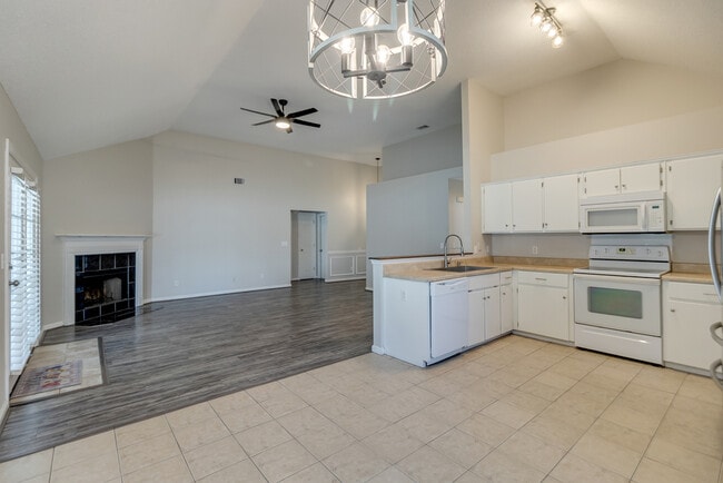 Photo - 19 Aquinnah Dr