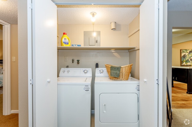 2BR, 1BA - Willow
