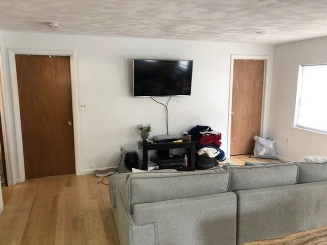 Photo - 314 E 8th St Unidad 1