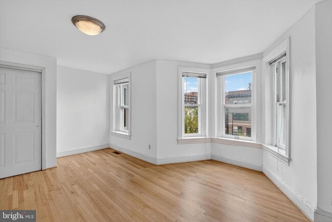 Photo - 1916 15th St NW