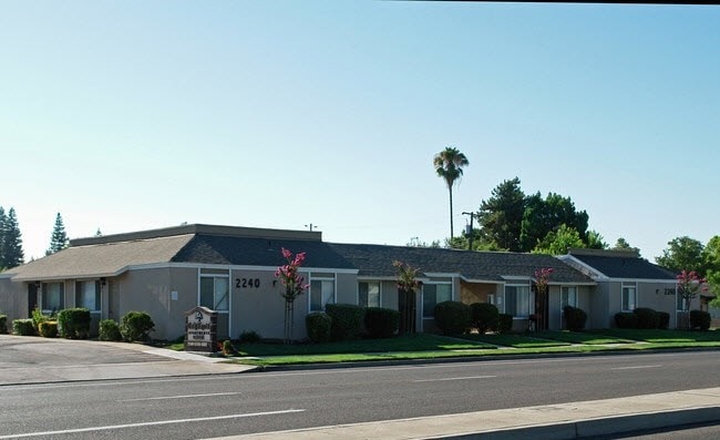 Photo - Oak Knoll Apartments