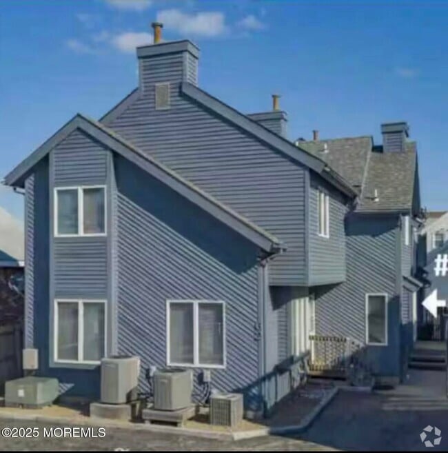Building Photo - 62-64-64 Sherman Ave Unit 3 Rental