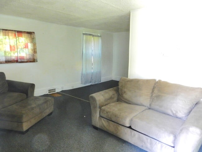 Photo - 1730 Willow Ave