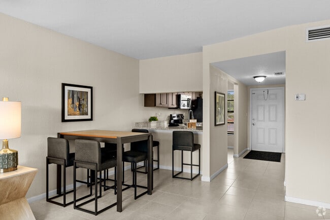 2BR, 1BA - 792SF - Dining Room