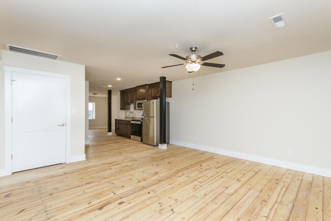 Photo - 106 N Main St House