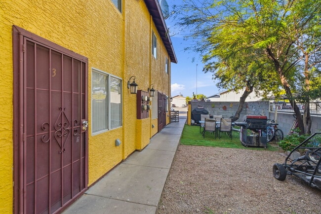 Photo - 12741 W Tasha Dr Unidad Apt 3