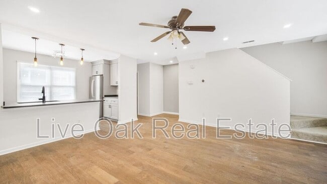 Photo - 519 W 20th St Unit APT 303