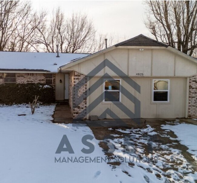 Photo - Spacious 5-Bedroom Home Near Tinker AFB and Local Parks