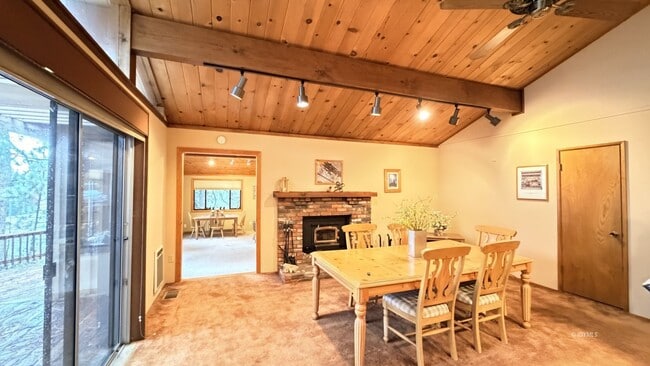 Photo - Full Time Rental On Crestview