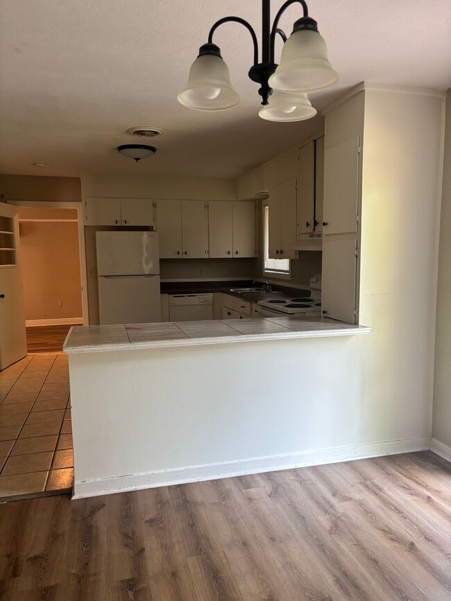 Photo - 151 Chatham Cir