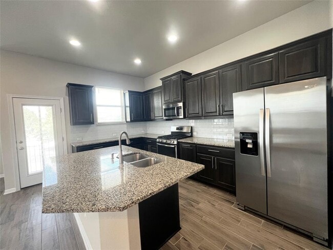 Photo - 2101 Dillon Pond Ln Unit B