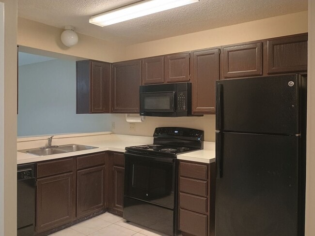 Photo - 113 Reserve Cir