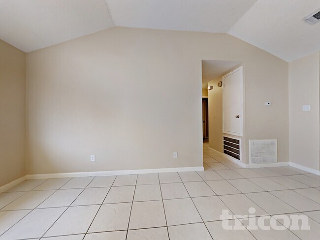 Photo - 3446 Edgecreek Dr