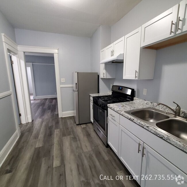 Building Photo - Charming 1 Bed 1 Bath Apartment in Prime L... Unit 6