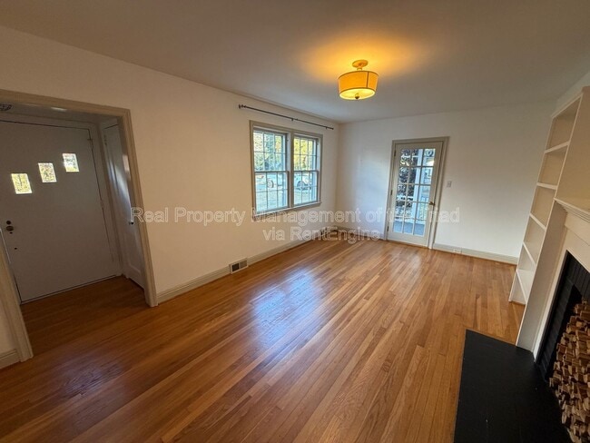 Photo - 7530 Shallowford Rd