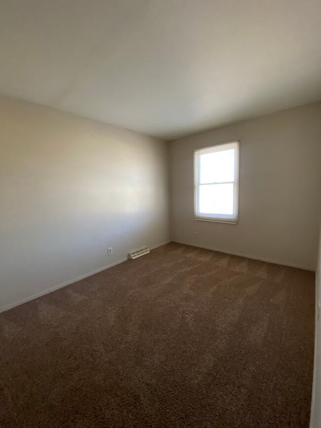 Photo - 3555 W 30th St