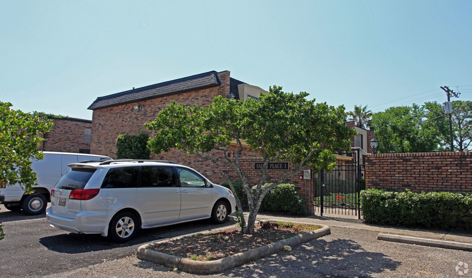 Photo - 1940-1944 Faith Pl