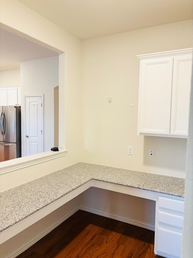 Photo - 105 Hanover Trl