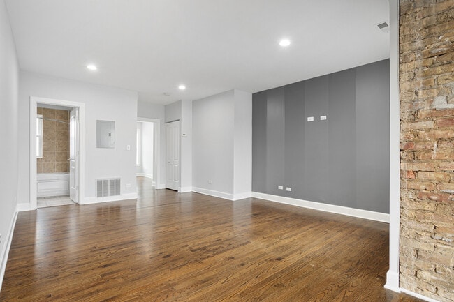 Photo - 7728 N Ashland Ave Unit D2