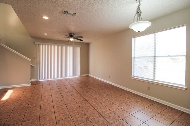Photo - 961 Schertz Pkwy Unit 961 Schertz Parkway- 8