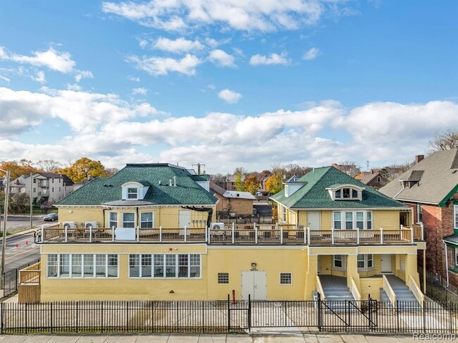 Building Photo - 799 E Grand Blvd Unit 8