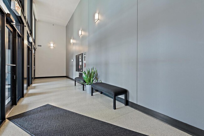 Photo - 61 W 15th St