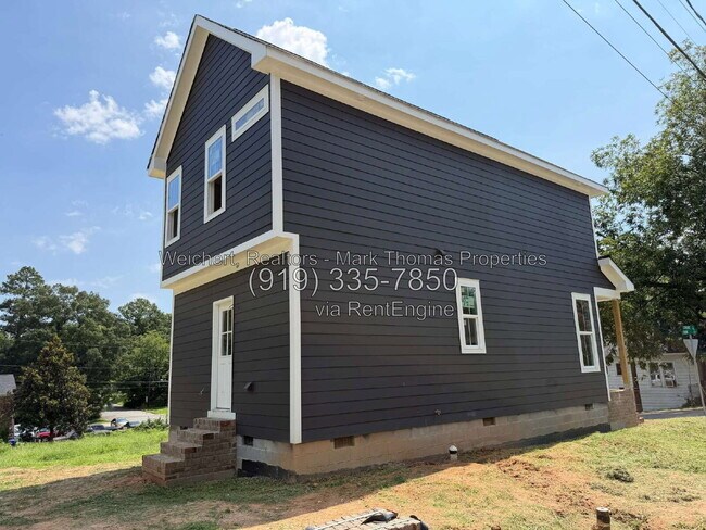 1203 Fern St