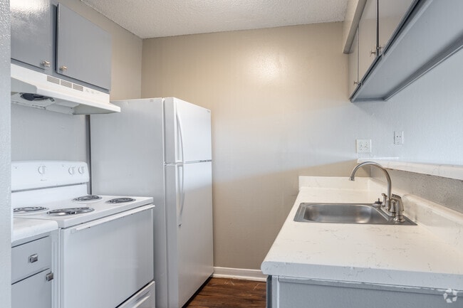 1BR, 1BA Studio - 504SF - Albion Apartments