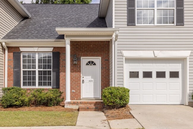 Photo - 435 Snead Way