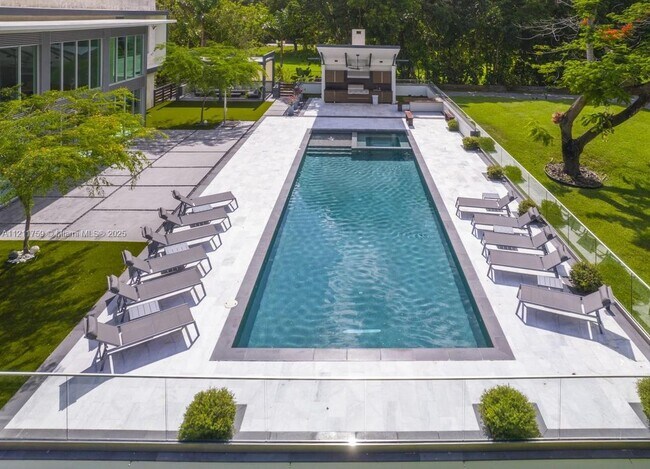 Photo - 14305 Stirling Rd