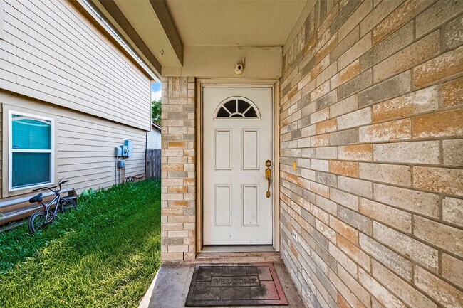 Photo - 3343 Apple Dale Dr